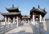 广东潮州古城区增设200垃圾箱营造美好环境