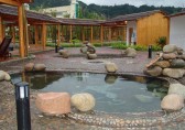 钢木垃圾箱与温泉景区的经典生态搭配