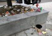 垃圾箱不见了　花台成了替代品