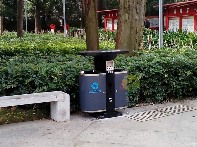 街道户外分类果皮箱